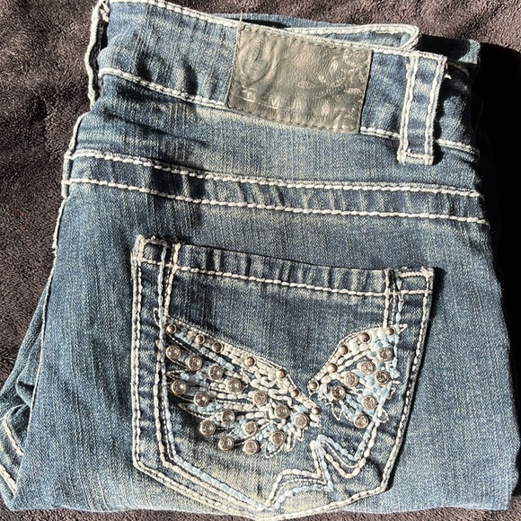 Capri’s w Embellished Pockets - Picture 2 of 4